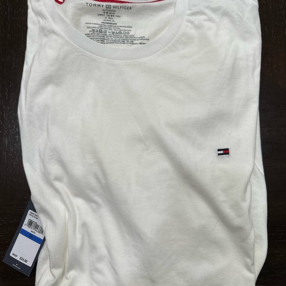 Tommy Hilfiger Men's White Tee - Picture 1 of 1